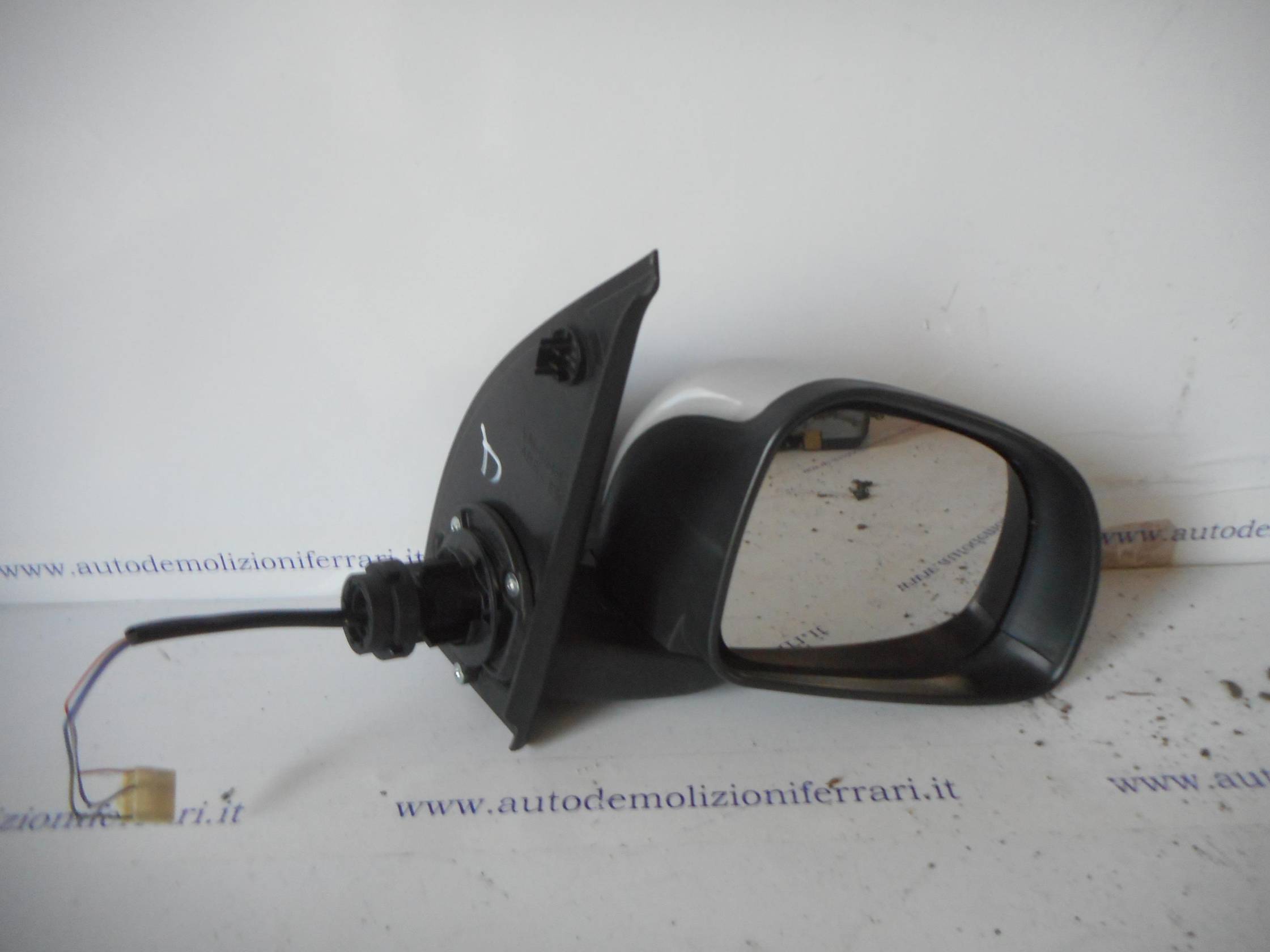 Retrovisore est. regolaz. elettr. dx.